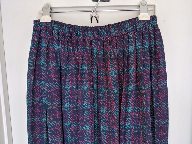 Vintage 80s ALFRED DUNNER Long Pleated Skirt Blue Plaid Pattern Print Elastic Waist Granny Womens Petite 6