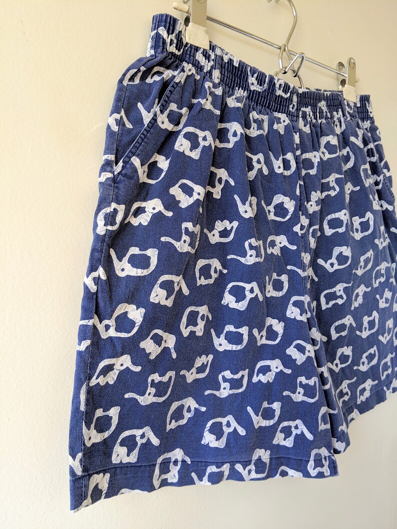 Vintage 80s All-Over Elephant Pattern Print Shorts Blue White Beach Board Bottoms Pockets Cotton Mens Medium