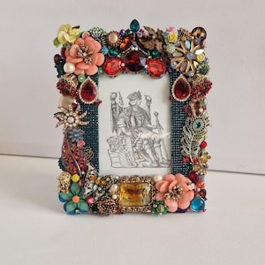 Jeweled Vintage Blume, Cameo-Fotobilderrahmen, handgefertigt mit Upcycled & Vintage Schmuck, Jeweled Bilderrahmen