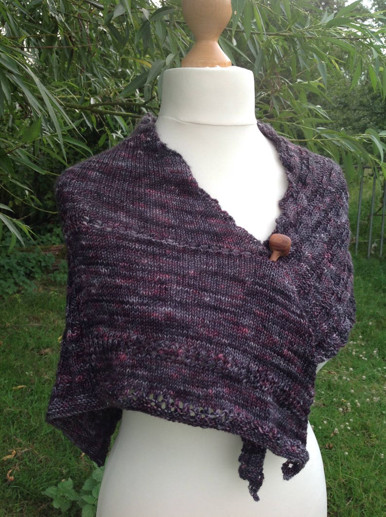 KNITTING PATTERN Castle Walls Shawl image 1