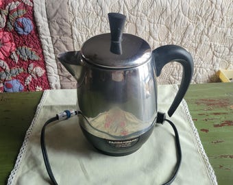 Cafetera de filtro Farberware Superfast vintage para 2-4 tazas, cromada, años 50, D2241