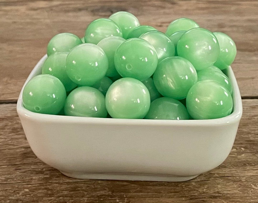 20mm Middle Green Pearly Luster Imitation Shell Chunky Bead, 10 Count ...