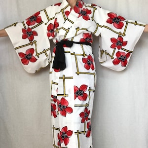 Yukata Kimono Robe | Woman&#39;s Japanese Floral Dress | Long Cotton Summer Robe | Vintage Japan | Size S | VIDEO