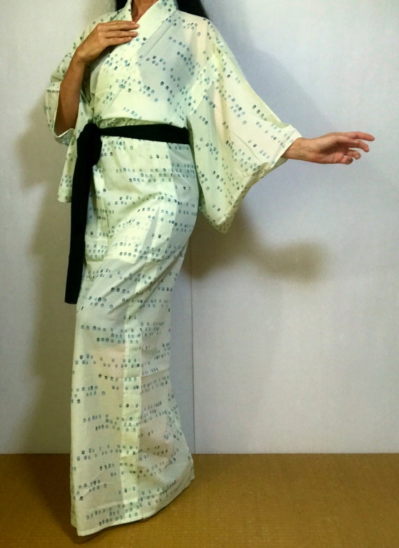 yukata dressing gown