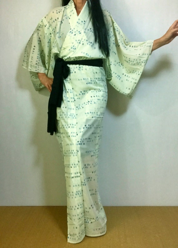 yukata dressing