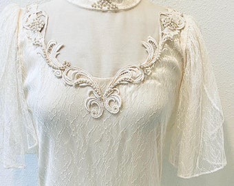 Vintage 1980s Ivory Lace Wedding Dress: Pearl Detail, Flapper Style, Medium