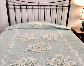 Lovely Mid Century Chenille Robins Egg Blue & White Twin XL Bedspread 72" x 103"