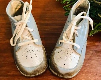 Sweet 1940's Baby Oxfords Blue and White Perforated 'Quick on' by Step Master Baby Shoes Infant Size 3