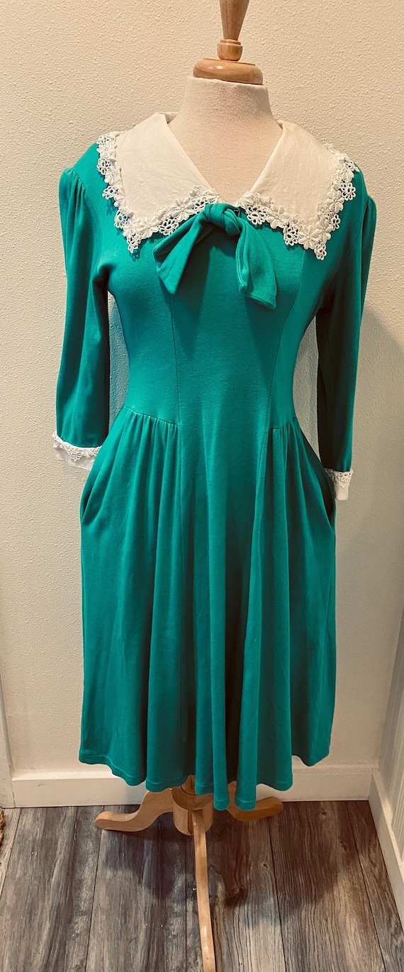 Sweet 1960’s ‘Lanz’ Original Green Dress w/ Detail