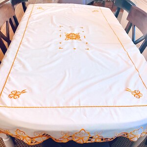 Fall Colors Embroidered Applique' Edging / Rectangular Tablecloth w/ 8 matching napkins