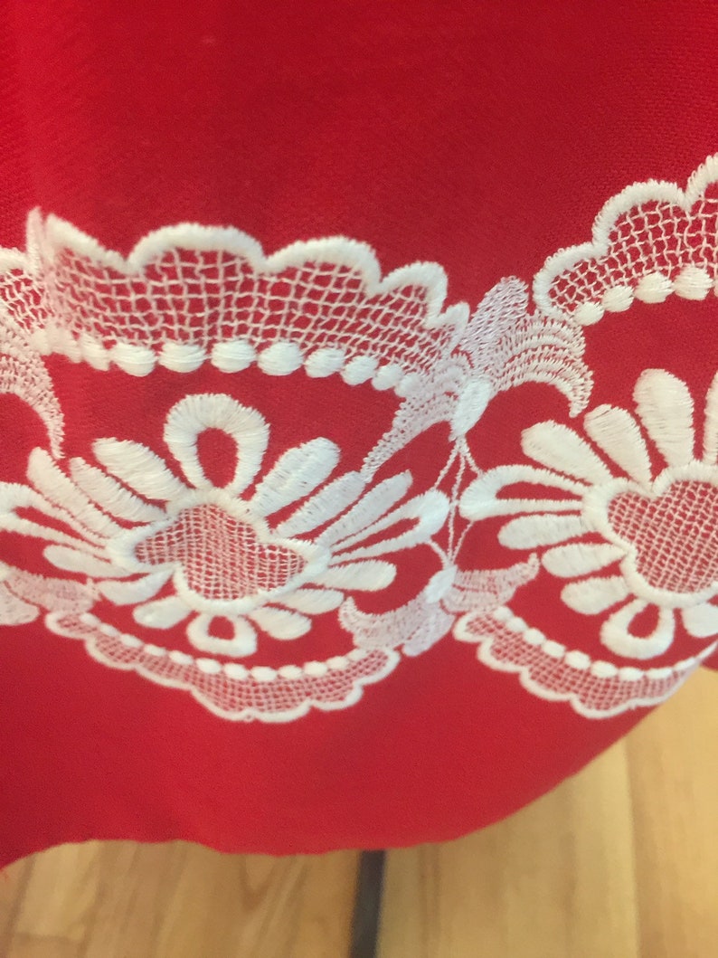 Authentic /'Tiroler Dryndl/' Oktoberfest Brew-fest Red and White Cording Corset Style Dress Size 46 or US Size Medium 8 to 10