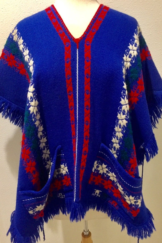 Boho 1960's Hand Woven Fringed Poncho Snowflake Pa