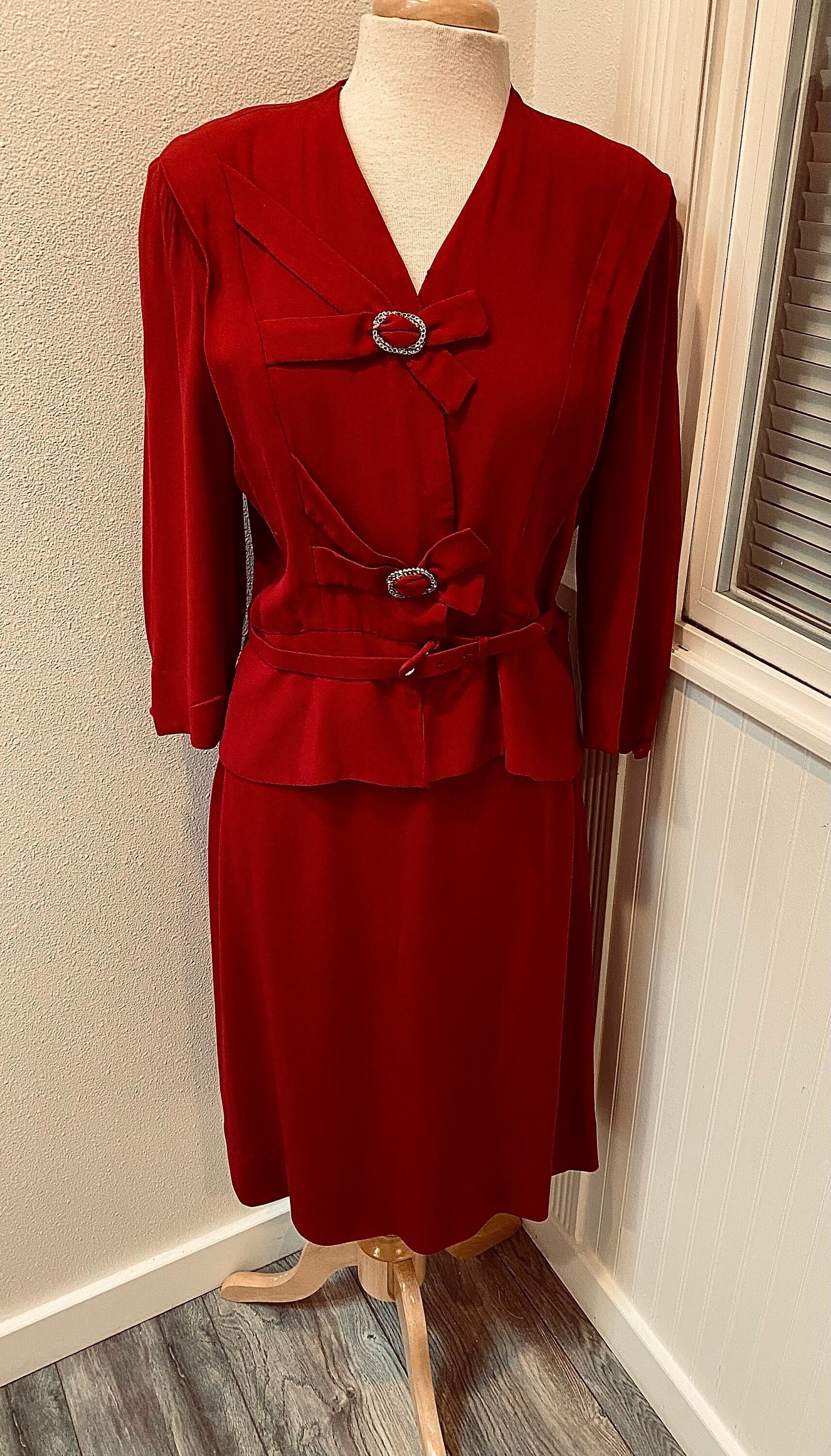 Real Vintage Search Engine stunning Julettes Originals For Paula Dean Ruby Red 1940s Skirt Suit Womens Medium $106.25 AT vintagedancer.com