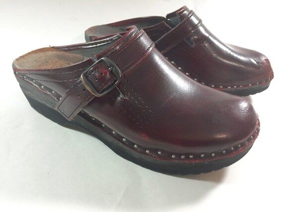 hippie clogs