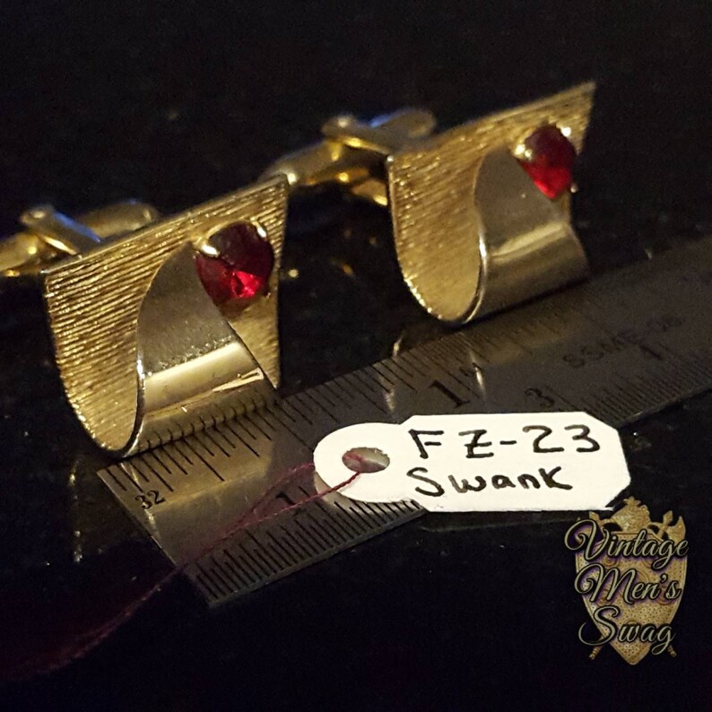 vintage cufflinks swank mid-century delux gold ribbon with red offered by Vintage Men/'s Swag fz-23