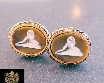 Risque and rich! Vintage cufflinks Dante lovers incolay cameo Museum Masterpieces mesh over-the-cuff by Vintage Men&#39;s Swag