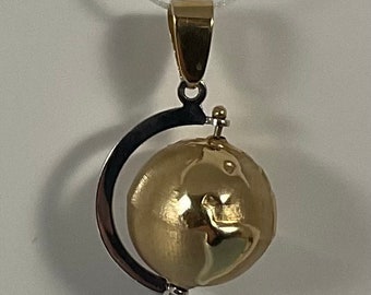 Two-tone gold spinning globe