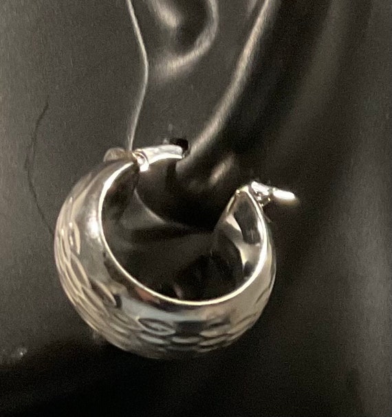 ONE Earring - image 6