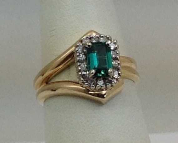 Beautiful vintage emerald and genuine diamond rin… - image 1