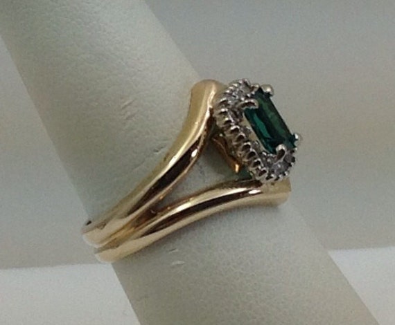 Beautiful vintage emerald and genuine diamond rin… - image 3