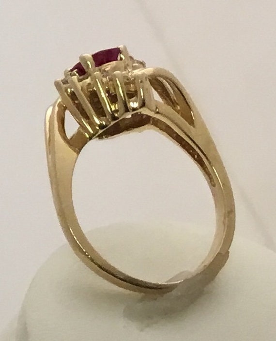Ruby and diamond 14kt gold ring - image 3