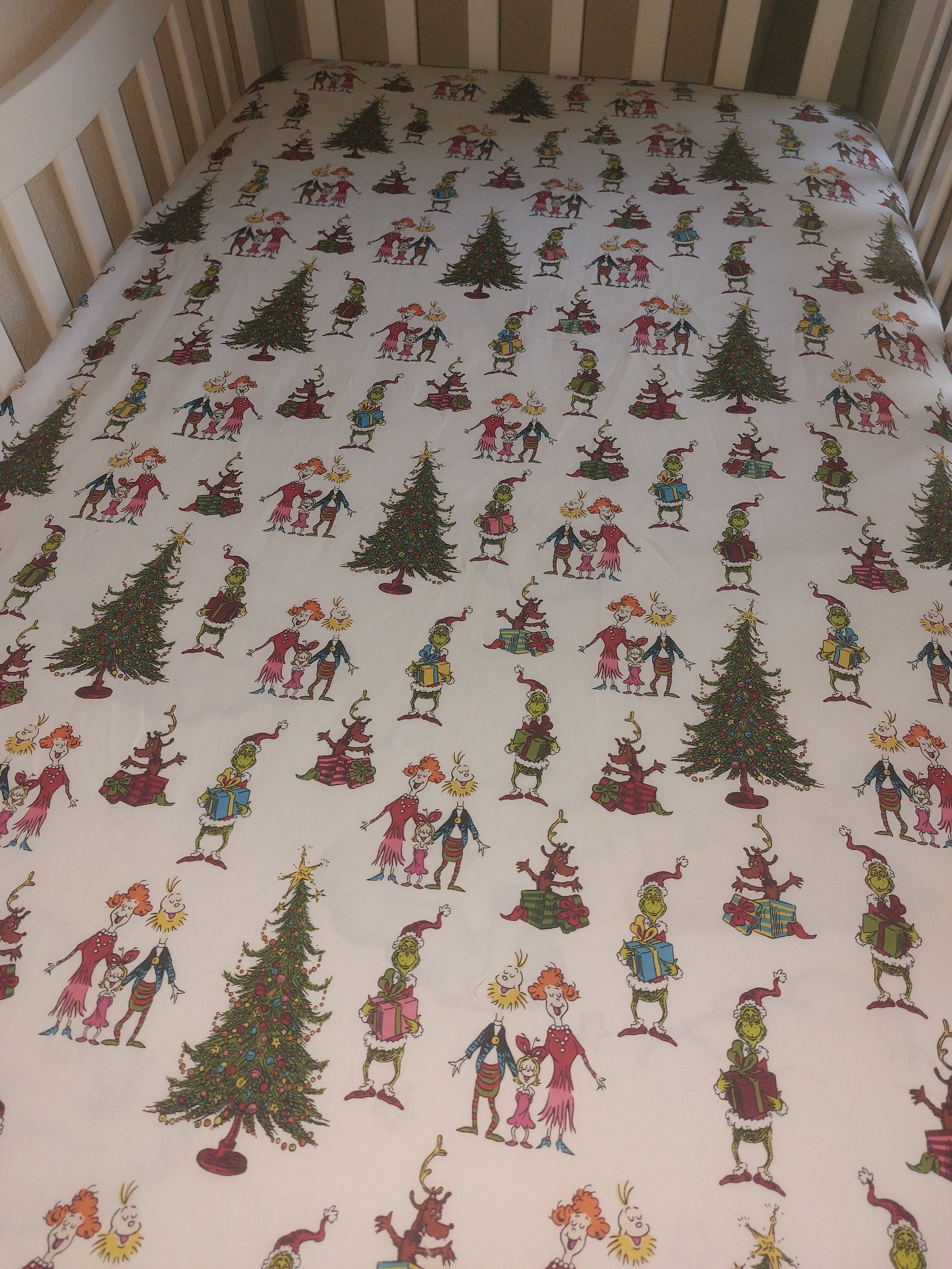 Grinch crib sheet hotsell