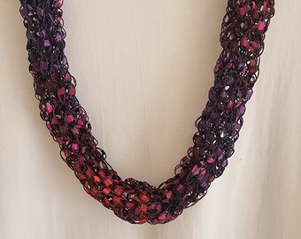 Handgestrickt Multicolor Halskette Schal: Leiter Garn Lätzchen Statement