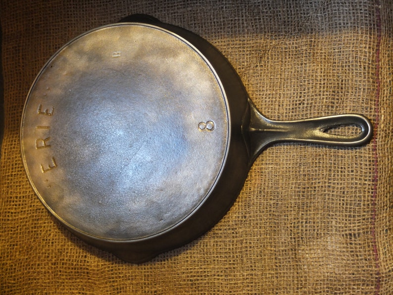 Early Griswold ERIE cast iron skillet with heat Etsy
