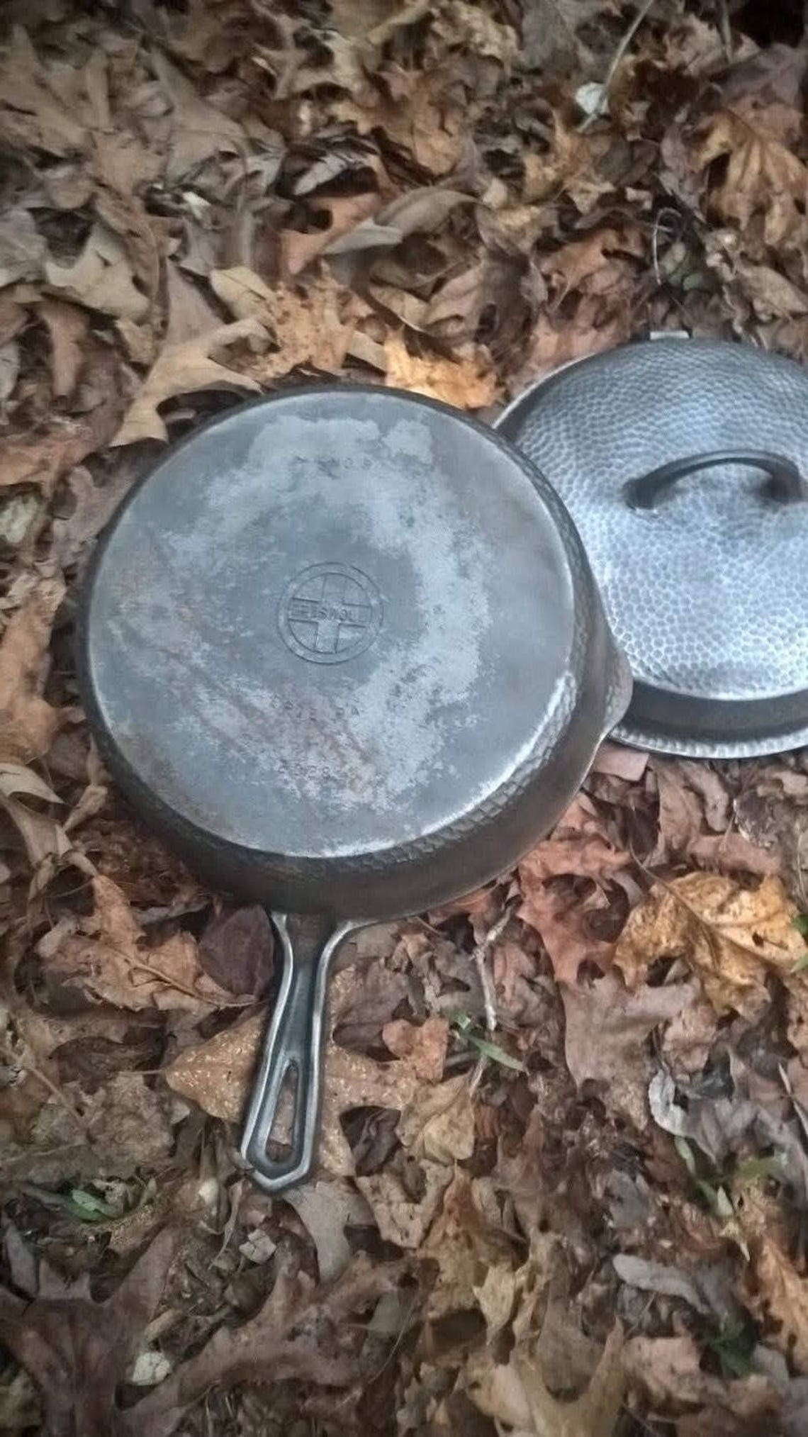 Griswold 8 Hammered Deep Skillet and Lid Beautiful Chicken Etsy