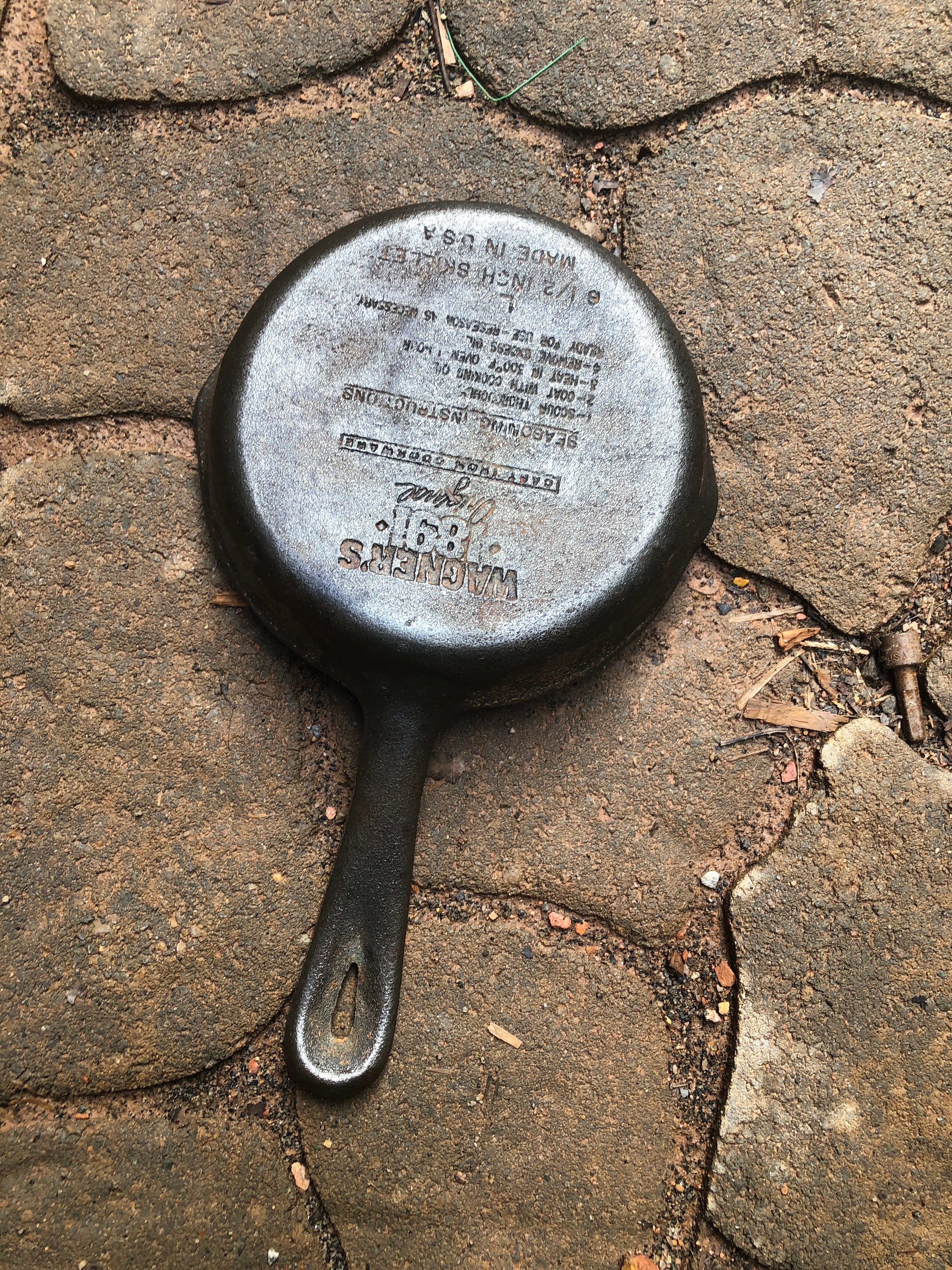 Vintage Wagner 1891 Original Cast Iron Skillet 10-1/2 Inch, Made in USA