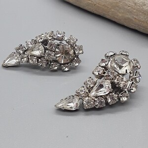 Vintage rhinestone earrings clip on