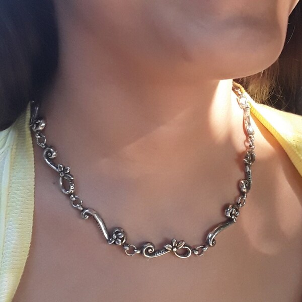 Vintage flower vine Necklace