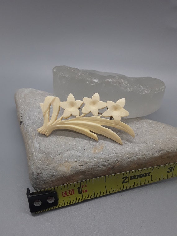 Vintage carved resin brooch Gem