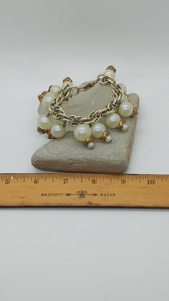 Vintage bracelet BIG Pearl dangles gold tone