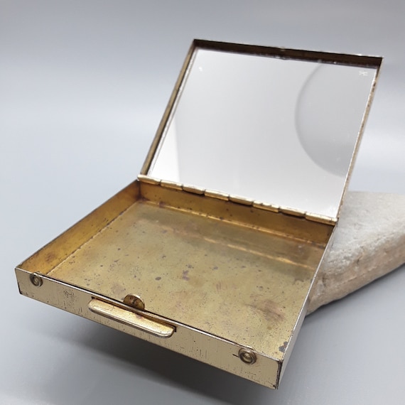 Antique mirror compact