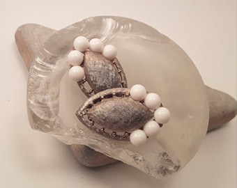 Vintage Clip on Earrings With Barrette - Etsy display picture 1