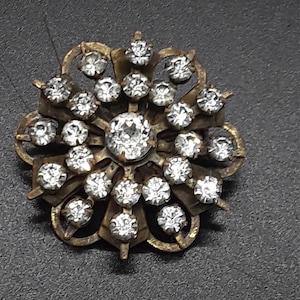 Vintage KRAMER rhinestone brooch
