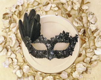 Sequined Black Masquerade Mask With Rhinestones And Feathers - Venetian Style Black Masquerade Ball Mask For Prom, Costume Party, Wedding