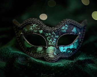 Metallic Green Black Lace Venetian Masquerade Mask – Elegant Ball Costume Accessory - Gothic Fashion