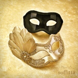 Black & Gold Couple&#39;s Masquerade Mask With Feathers - Masquerade Ball Mask For Women And Men - Bride And Groom&#39;s Mask - Masquerade Wedding
