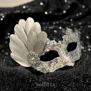 Sequined Silver Masquerade Mask With Rhinestones And Feathers - Venetian Style Silver Masquerade Ball Mask For Prom, Costume Party, Wedding