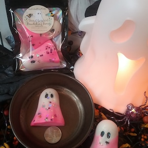 Bewitching berry ghost wax melts strong scented wax melts for wax warmer gift for halloween lover wax melts berry scented wax melts pouch