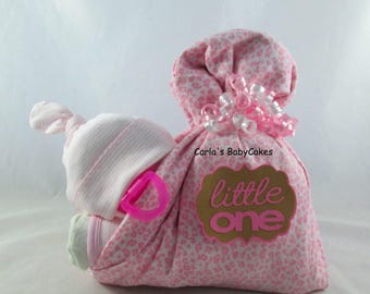 Stork bundle baby, Baby diaper cake, Unique baby gift, Pink diaper cake, Baby shower gift, Girl diaper cake, Baby girl gift ideas