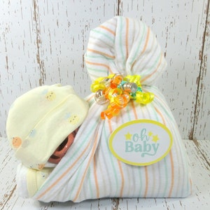 Stork Baby Bundle: Diaper Cake Shower Gift