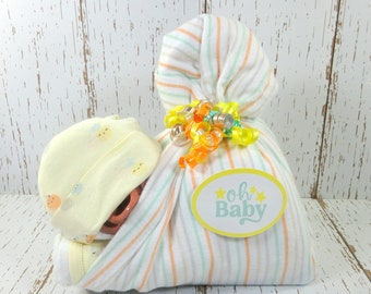 Stork Baby Bundle: Diaper Cake Shower Gift