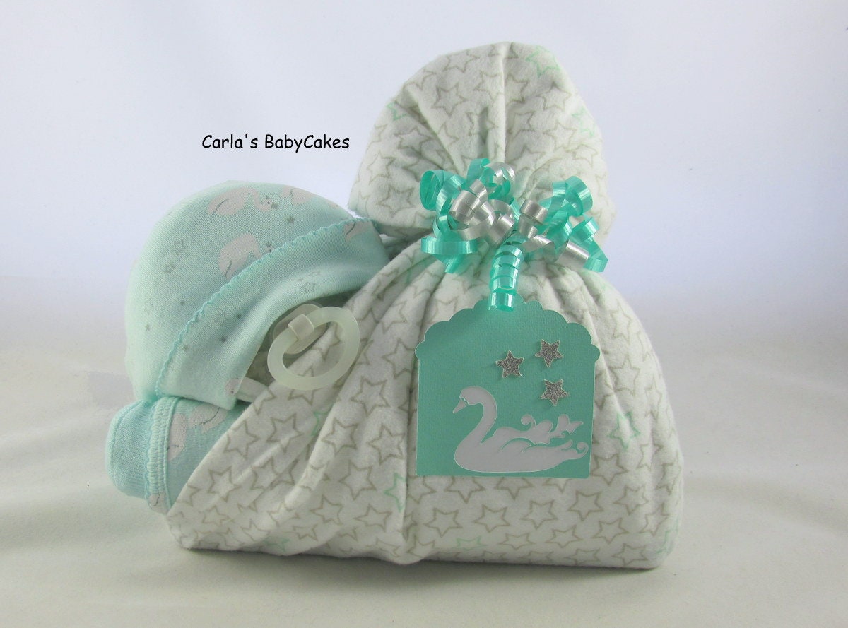 Stork bundle sales baby diaper cake