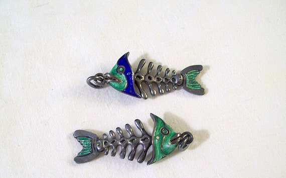 Vintage casted matte gold plated moveable fish charm CS37 35mm x 14mm Qty:4