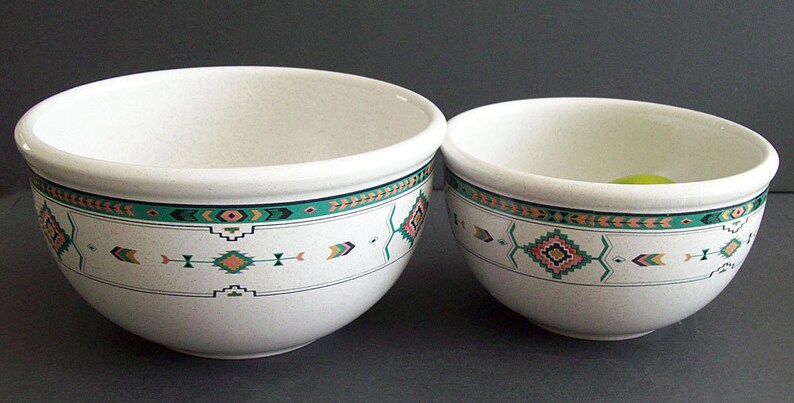 STUDIO NOVA \u2013 Mikasa \u2013 ADIRONDACK \u2013 Set of Two Graduated Serving or Mixing Bowls \u2013 3 and 6 Cup \u2013 Y2201 \u2013 Tribal \u2013 Aztec Vintage