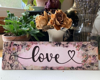 Love Sign / Small Cottage Style Sign / Wooden Hanging Sign