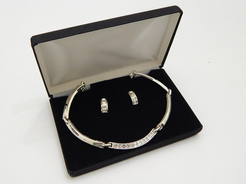 Pierced 34 Earrings Faux Diamonds 16 Silvertone Metal Choker Necklace